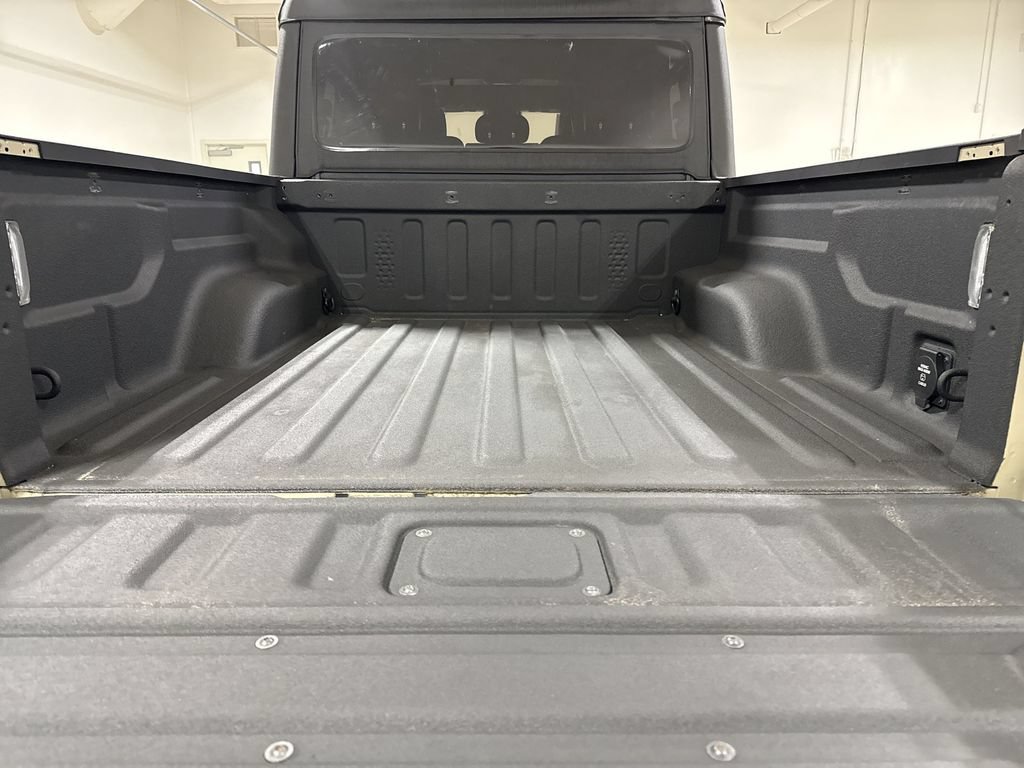 Used 2020 Jeep Gladiator Mojave w/ Dual Top Group AWD/4WD image 24