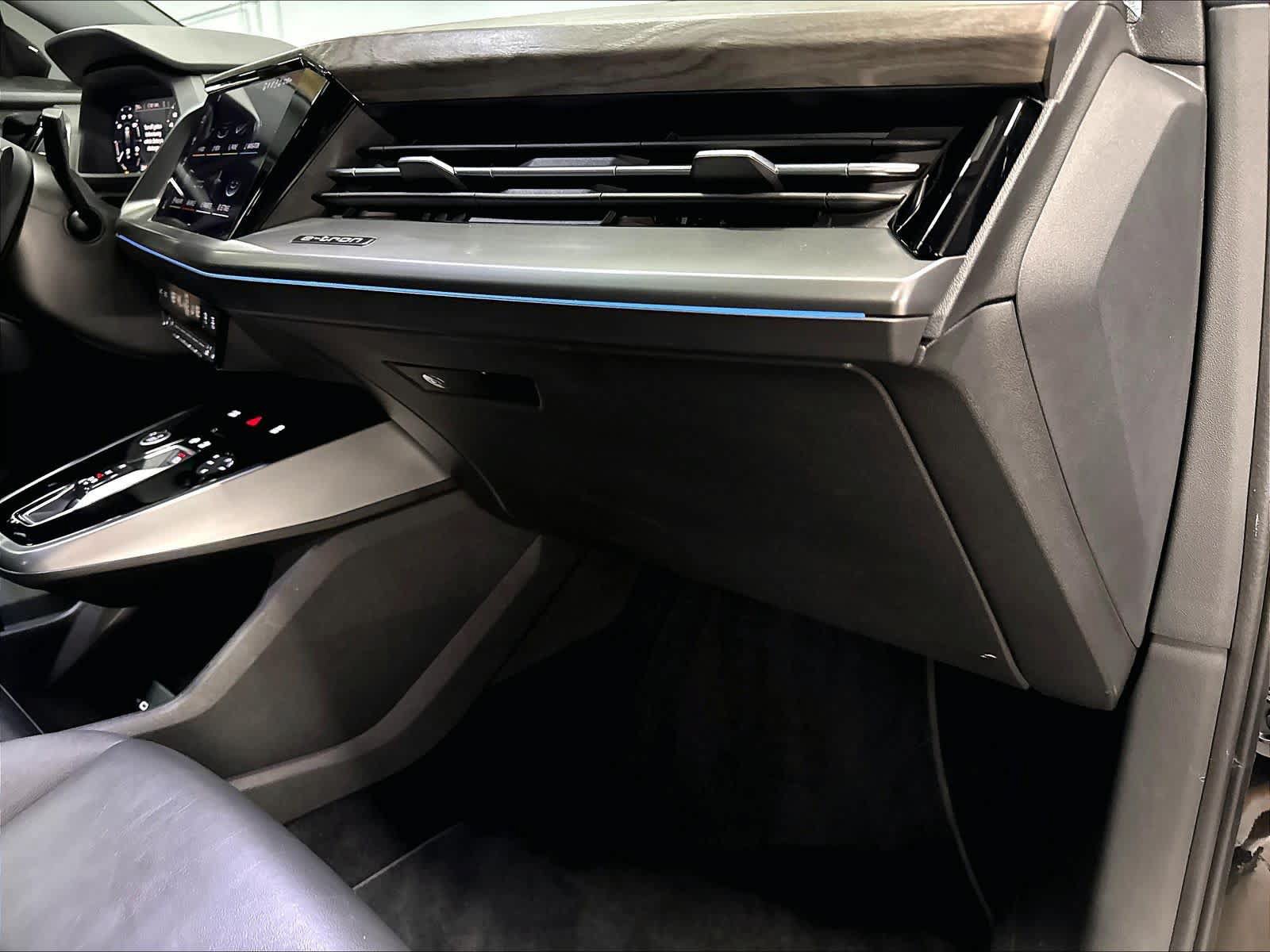 Certified 2024 Audi Q4 e-tron Premium Plus w/ Premium Plus AWD/4WD image 18