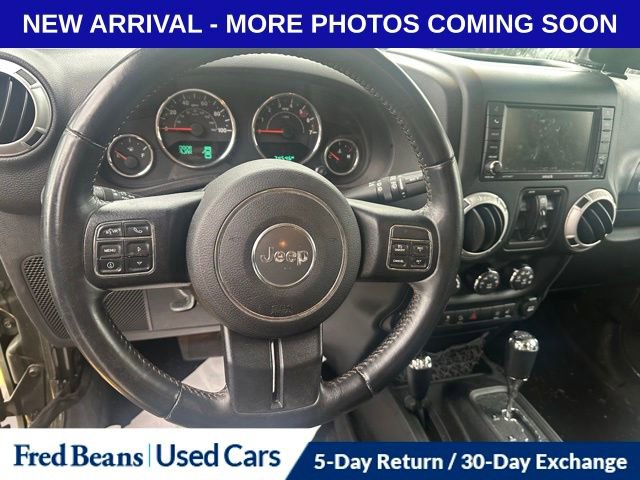 Used 2016 Jeep Wrangler Unlimited Sahara w/ Dual Top Group AWD/4WD image 10