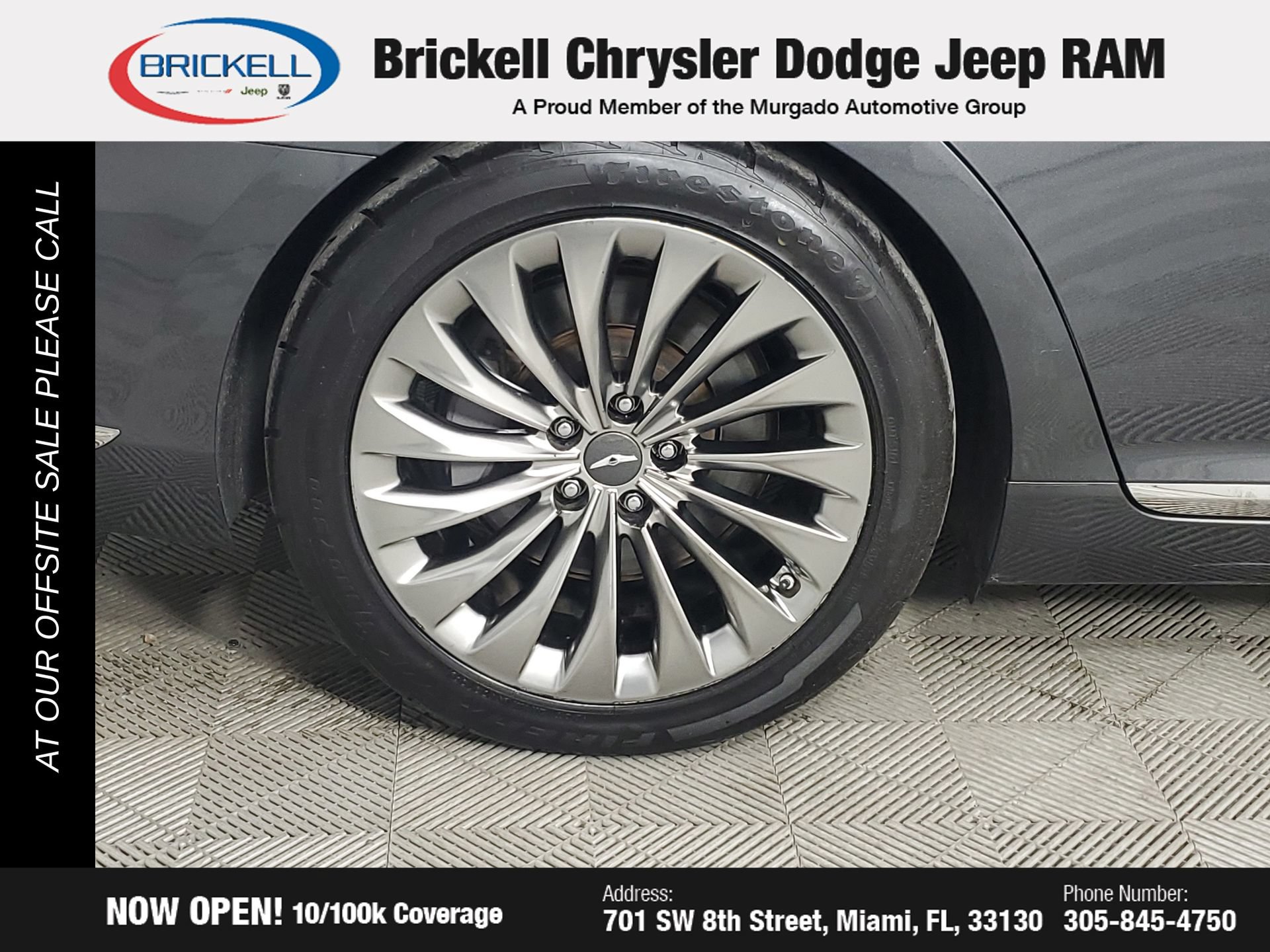 Used 2017 Genesis G90 3.3T Premium RWD image 13
