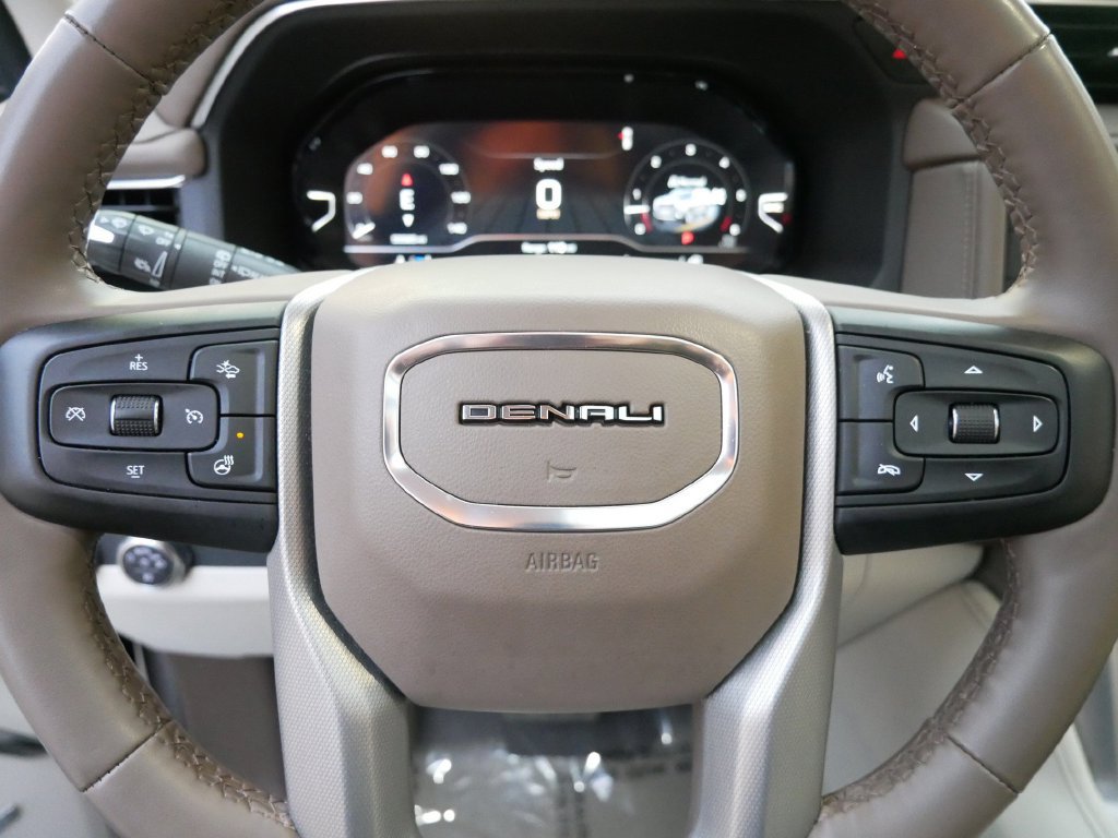 Used 2023 GMC Yukon Denali AWD/4WD image 17