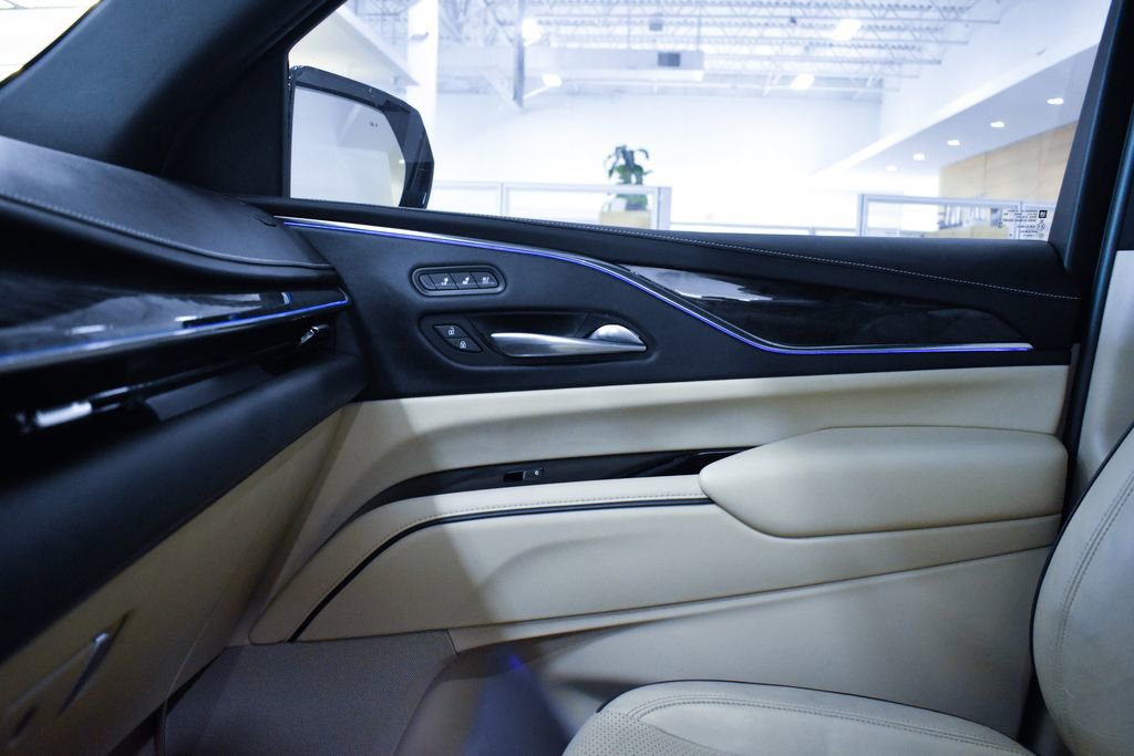 Used 2021 Cadillac Escalade Premium Luxury w/ Driver Assist Tech Package AWD/4WD image 25