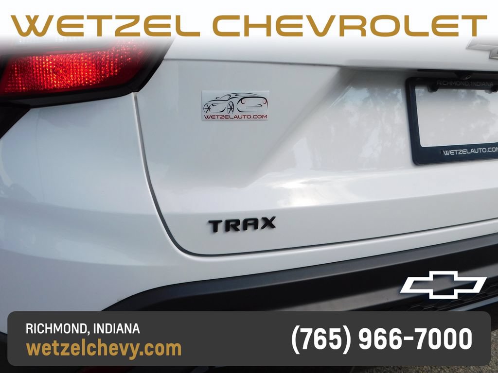 Used 2024 Chevrolet Trax RS FWD image 36