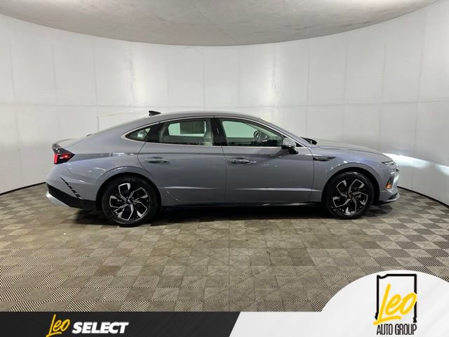 Used 2025 Hyundai Sonata SEL FWD image 6