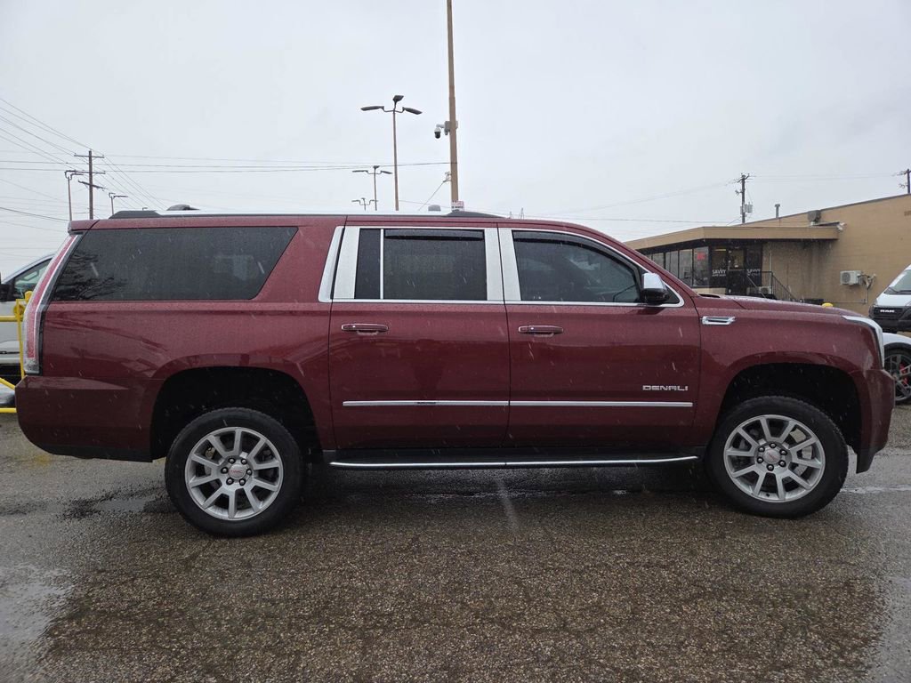 Used 2019 GMC Yukon XL Denali image 16