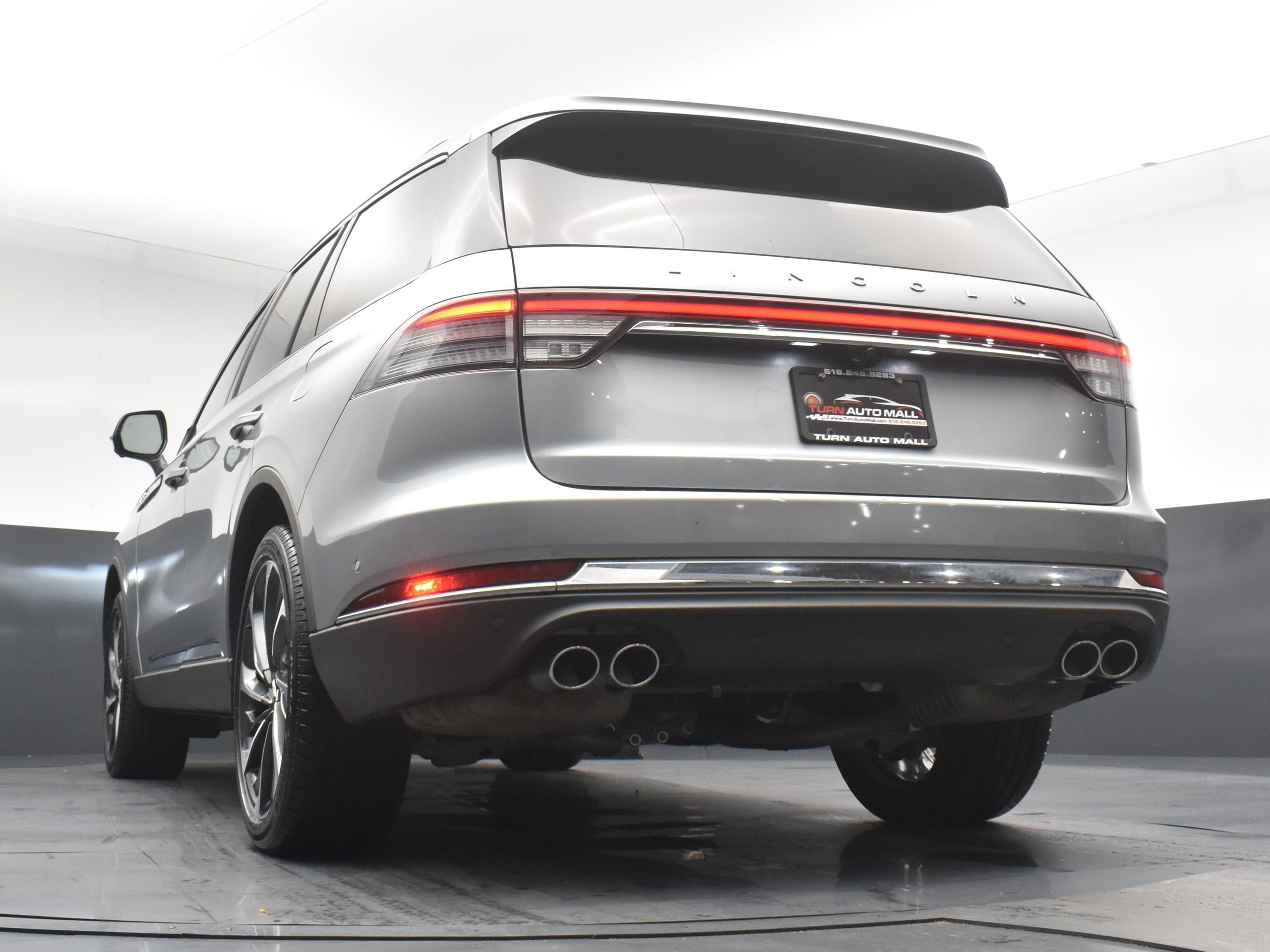 Used 2023 Lincoln Aviator Reserve w/ Equipment Group 201A image 22