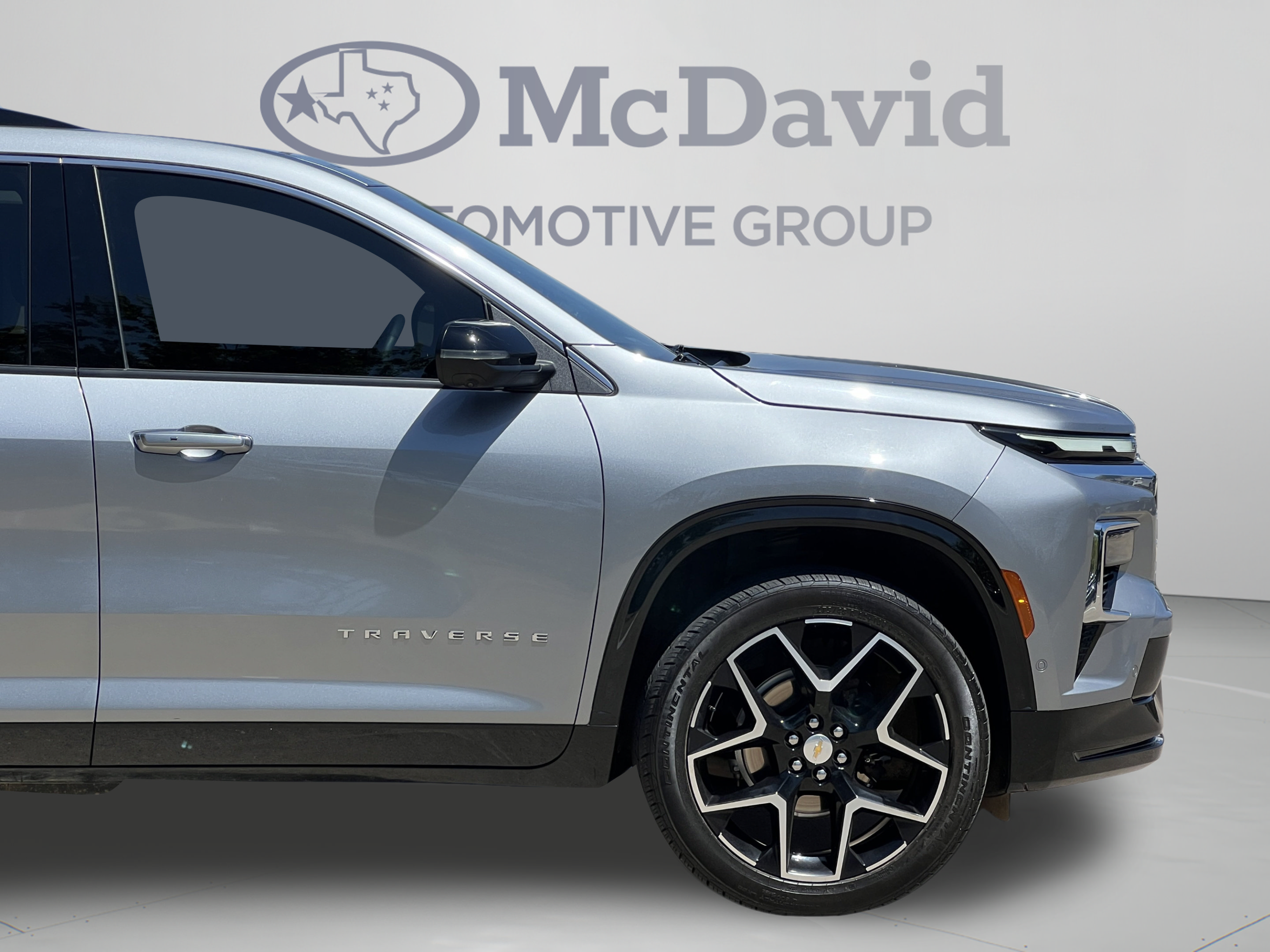 Used 2025 Chevrolet Traverse High Country w/ LPO, Floor Liner Package AWD/4WD image 33