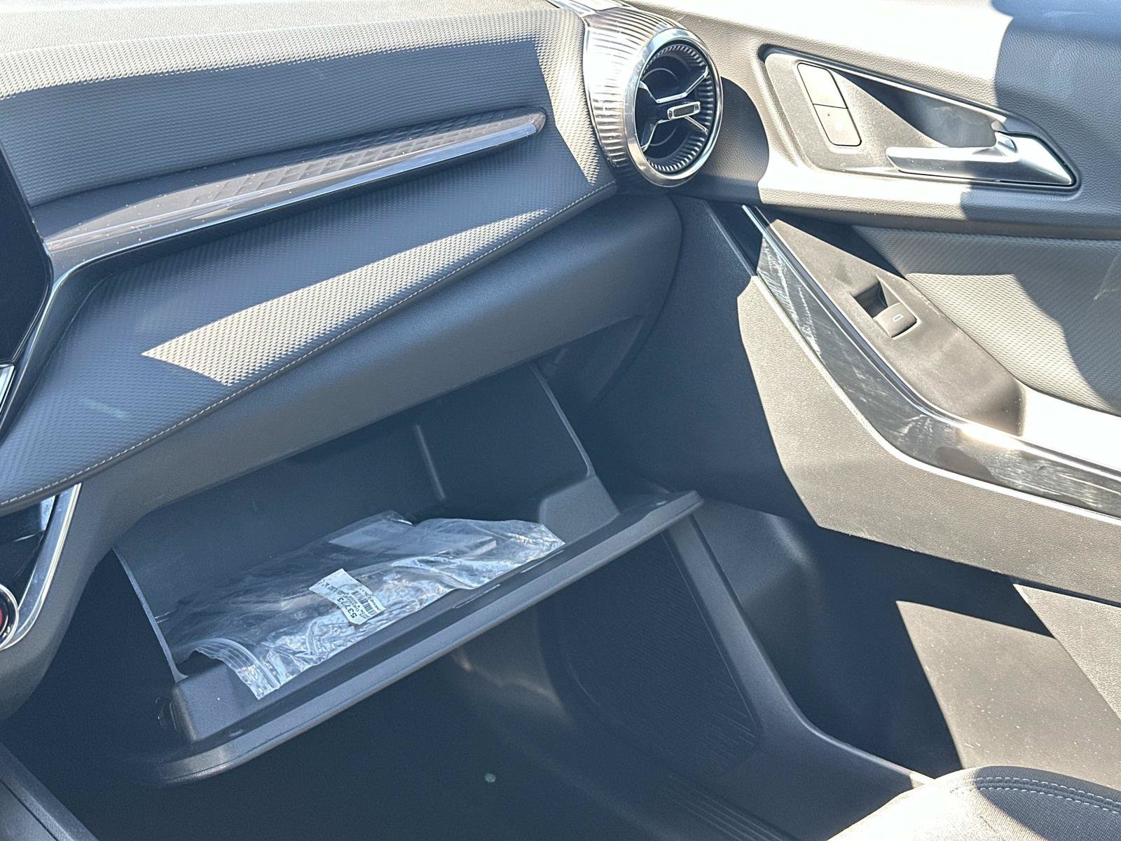 Certified 2025 Chevrolet Equinox LT FWD image 31