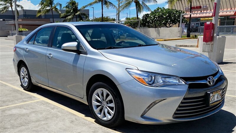 Used 2017 Toyota Camry LE FWD image 8