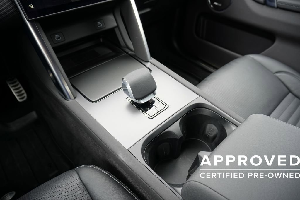 Used 2025 Land Rover Discovery Sport Dynamic SE image 14