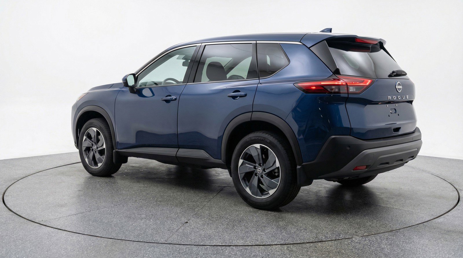 Used 2025 Nissan Rogue SV AWD/4WD image 6