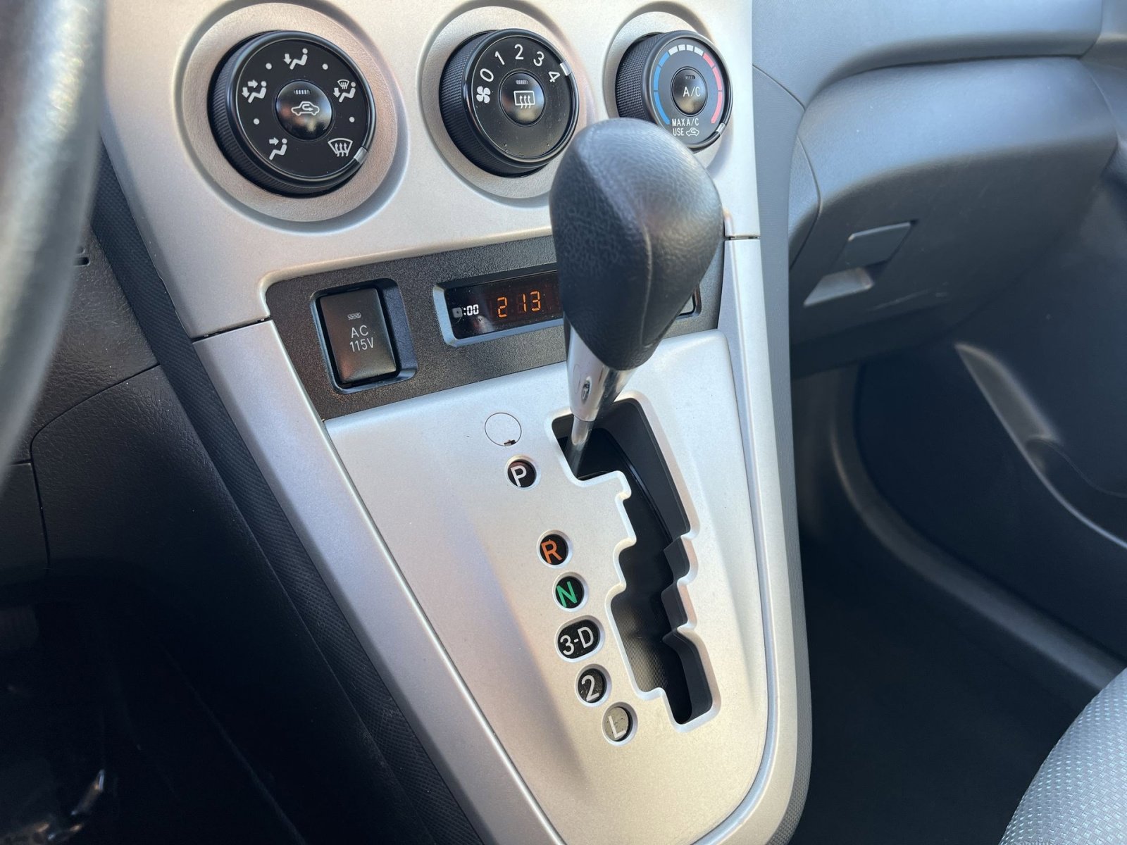 Used 2009 Toyota Matrix S image 20