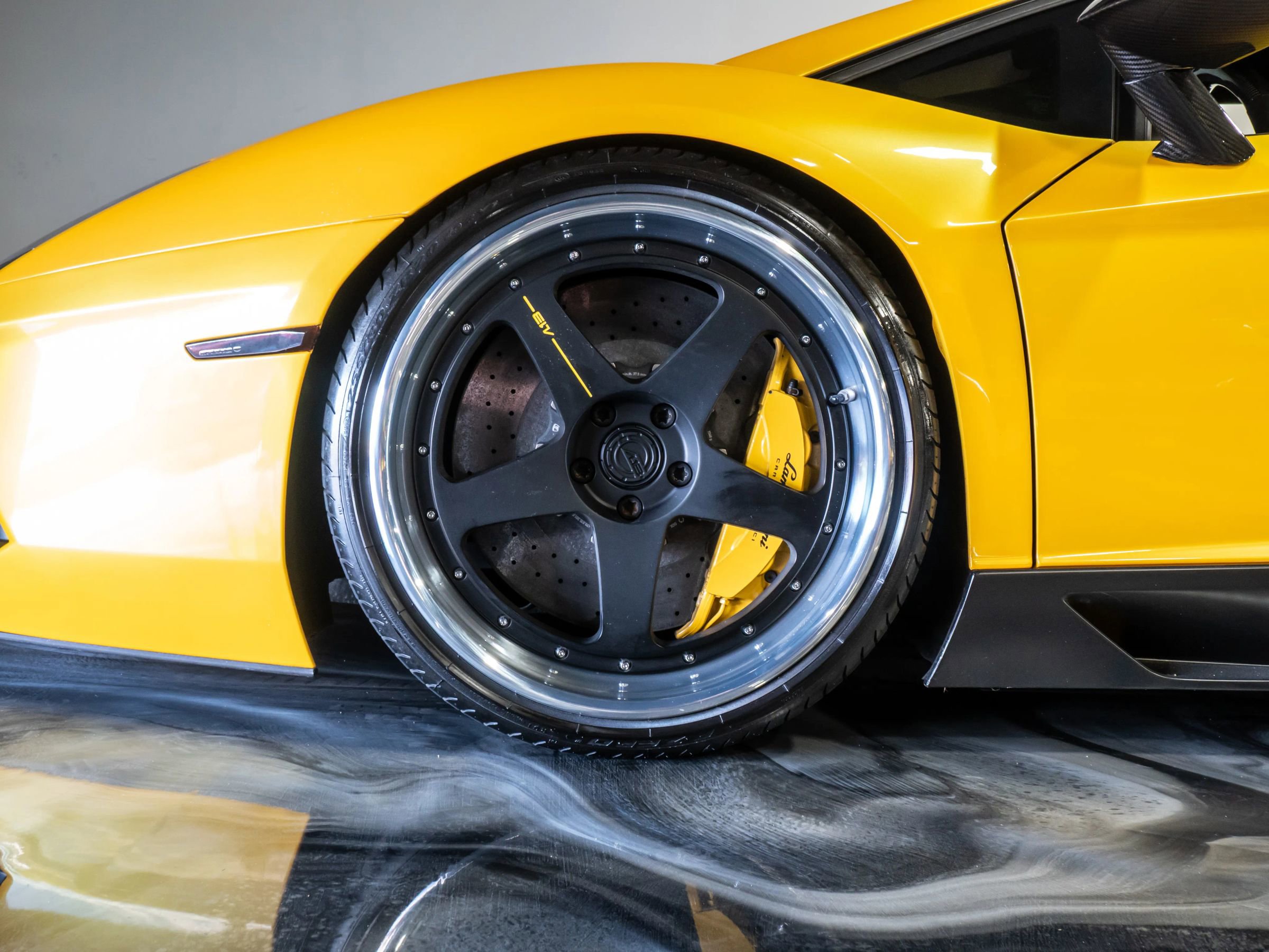 Used 2013 Lamborghini Aventador LP 700-4 image 17