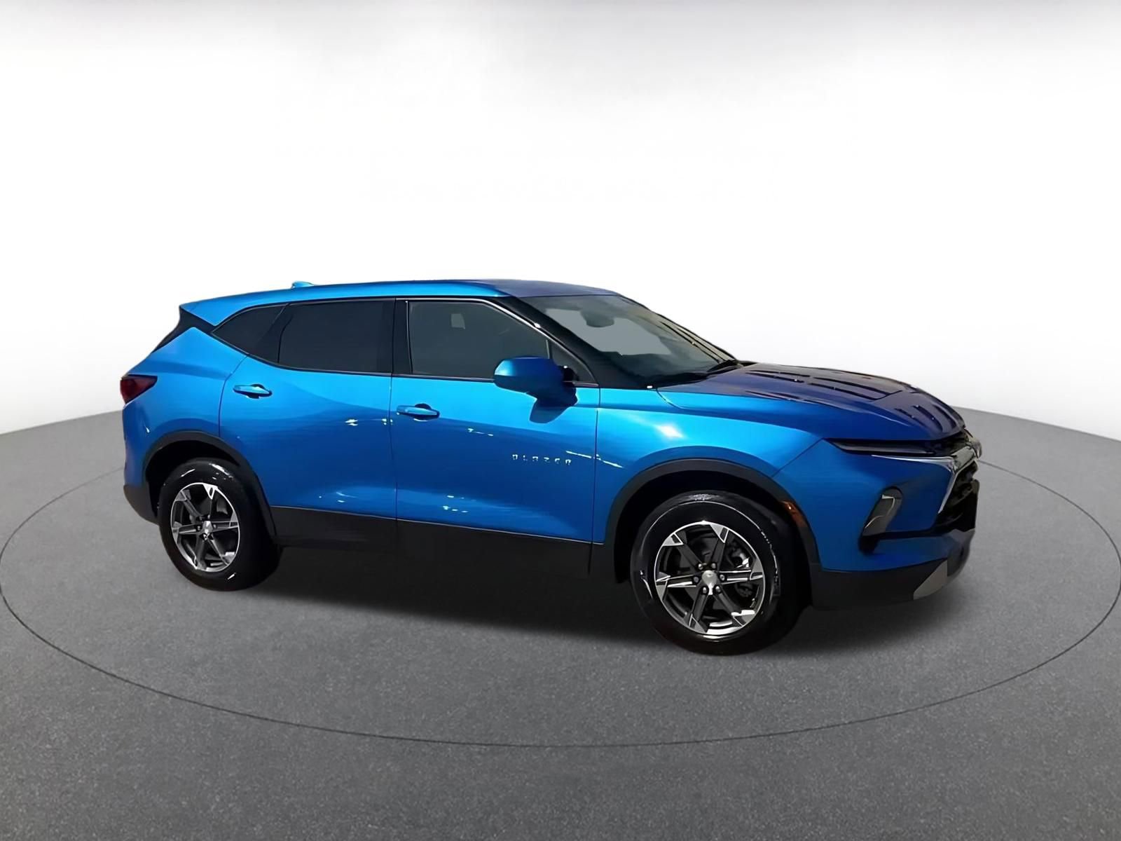 Used 2025 Chevrolet Blazer LT FWD video 2