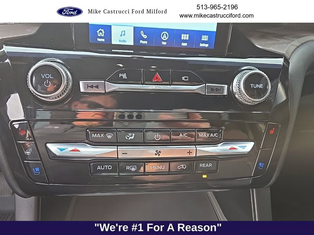 Certified 2022 Ford Explorer Platinum w/ Equipment Group 601A image 8