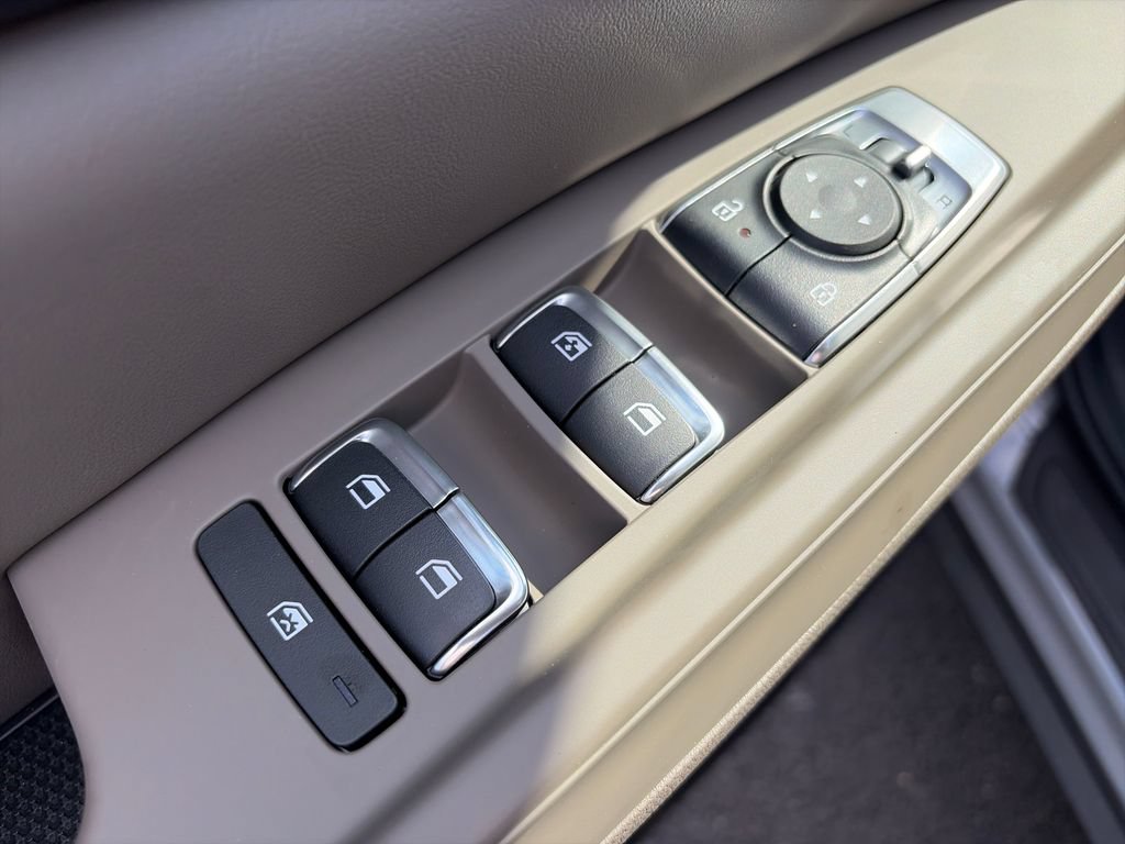 New 2027 Kia Carnival FWD image 17