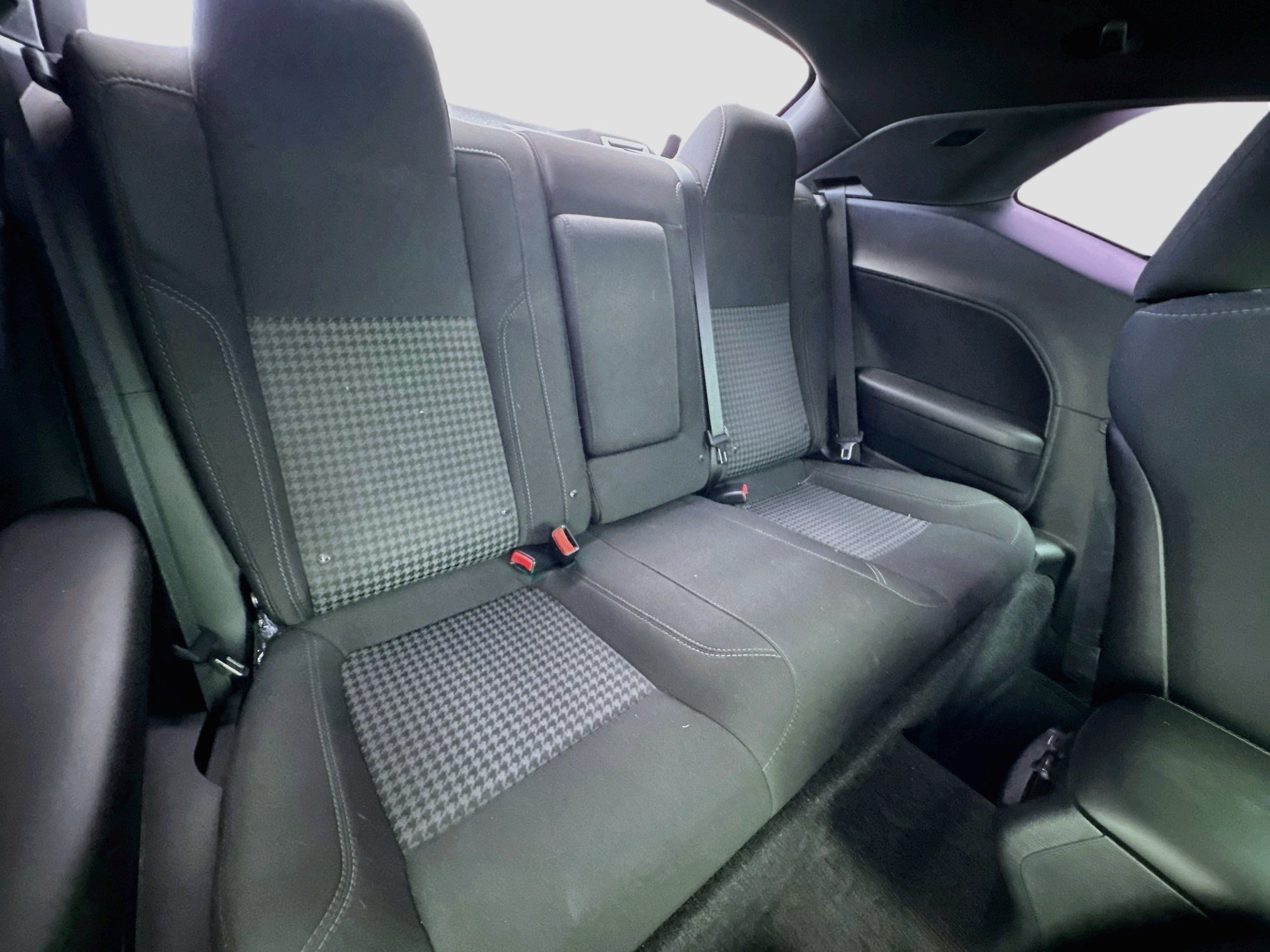 Used 2016 Dodge Challenger SXT RWD image 16