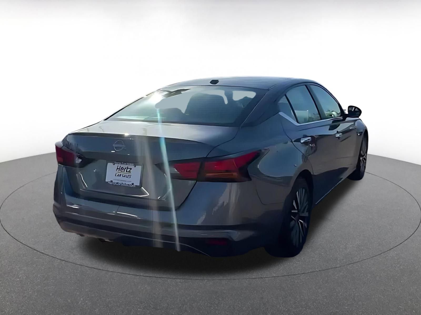 Used 2025 Nissan Altima 2.5 SV image 14