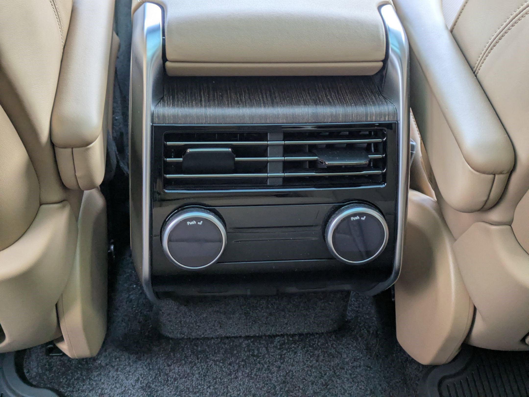 Used 2023 Land Rover Range Rover SE image 28