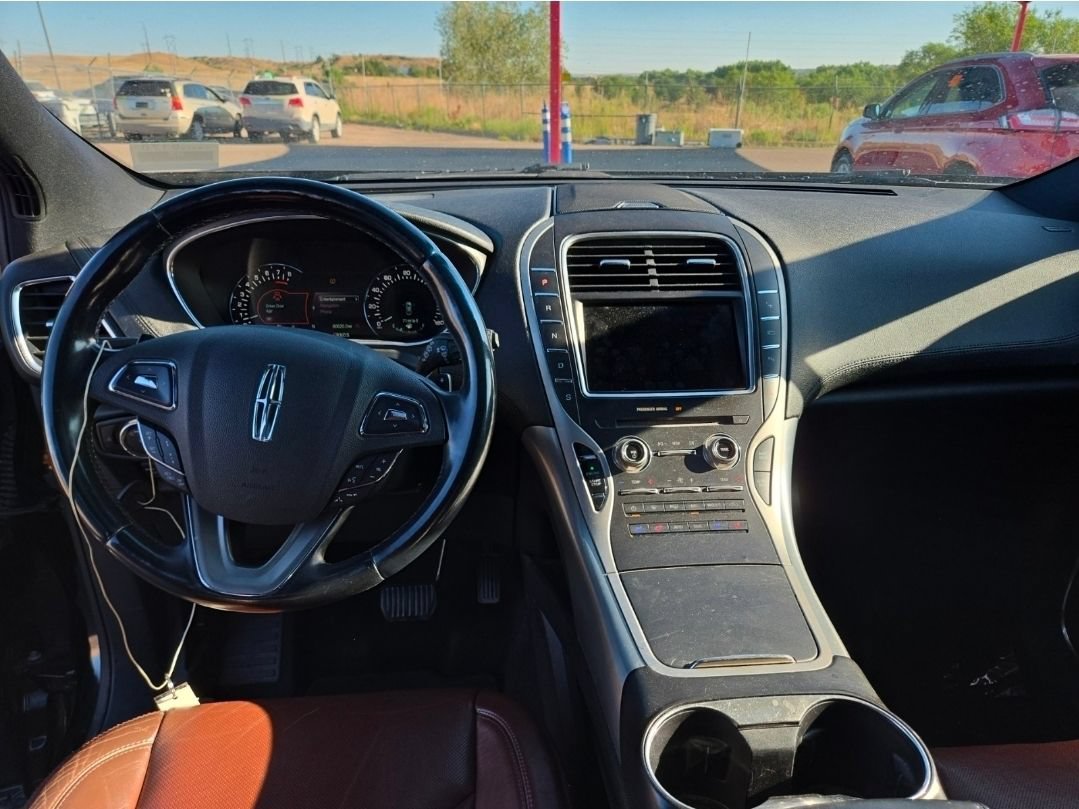 Used 2016 Lincoln MKX Reserve w/ Technology Package AWD/4WD image 7