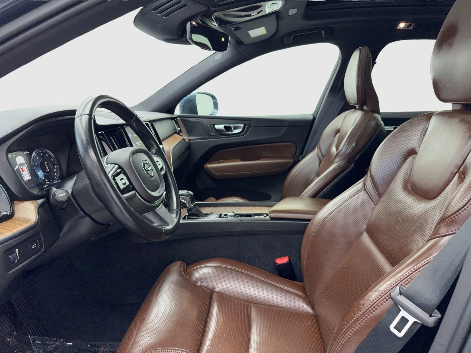 Used 2021 Volvo XC60 T5 Inscription w/ Protection Package AWD/4WD image 17