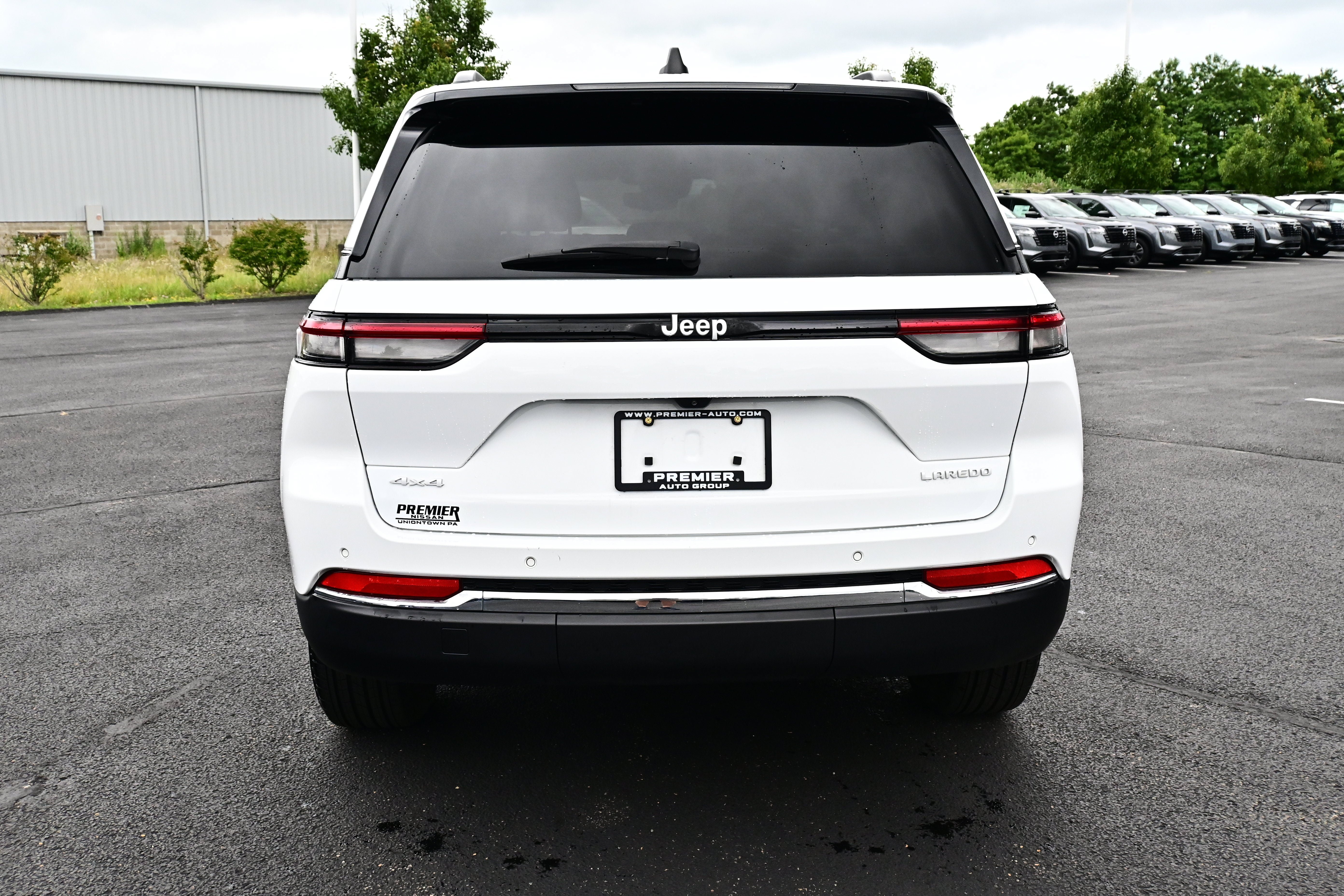 Used 2024 Jeep Grand Cherokee Laredo X AWD/4WD image 7