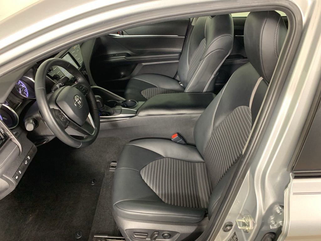 Used 2020 Toyota Camry SE image 28