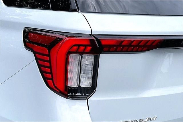 Used 2025 Ford Explorer Platinum w/ LUX Leather Package AWD/4WD image 29