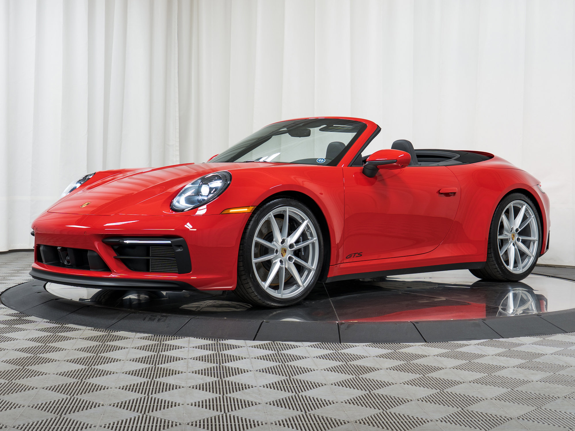 Certified 2024 Porsche 911 Carrera GTS image 32