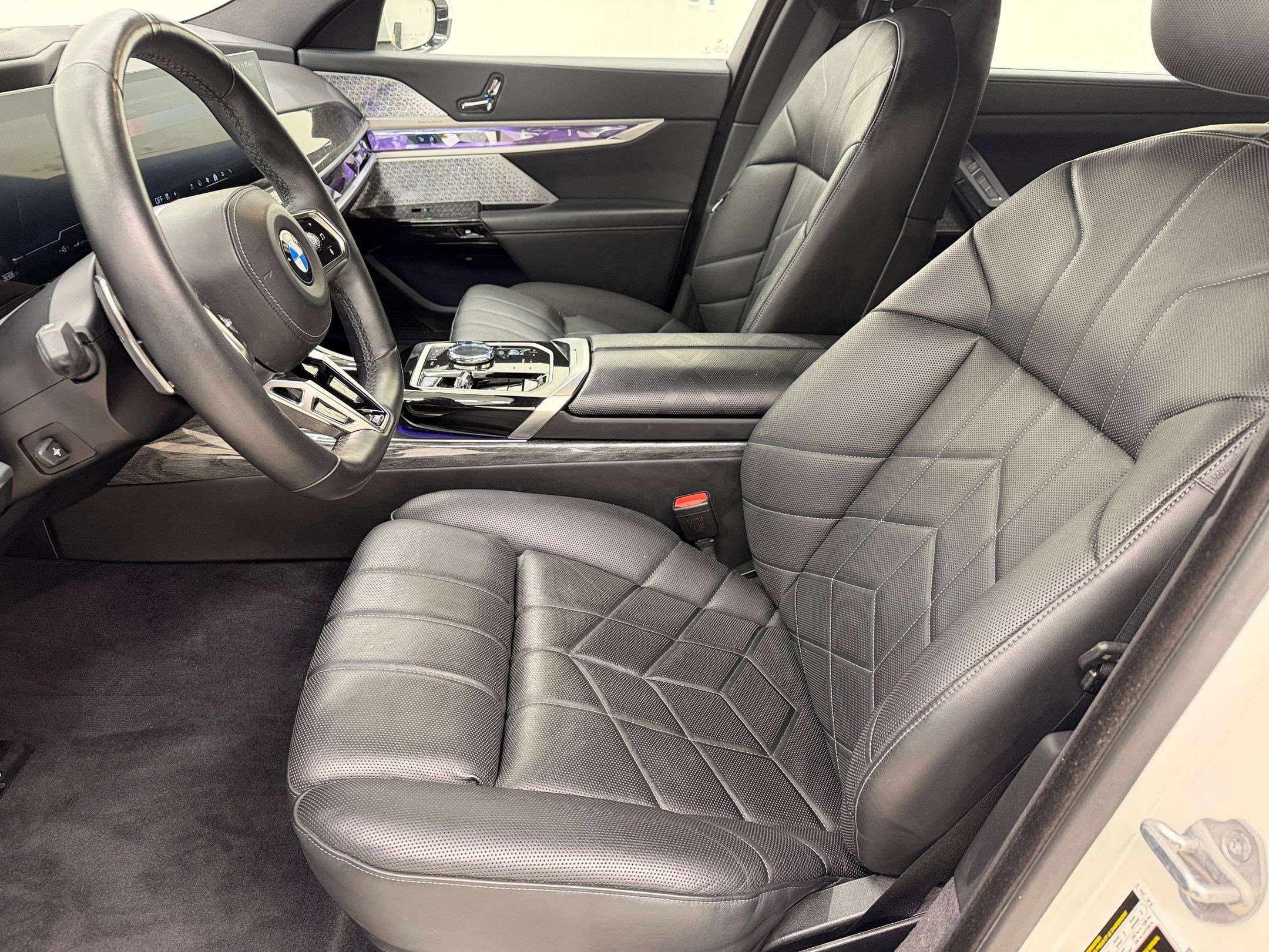 Certified 2024 BMW 760i xDrive w/ Executive Package image 5