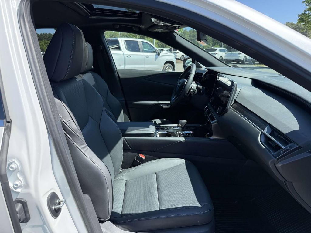 Used 2023 Lexus RX 350 Premium Plus w/ Accessory Package AWD/4WD image 15