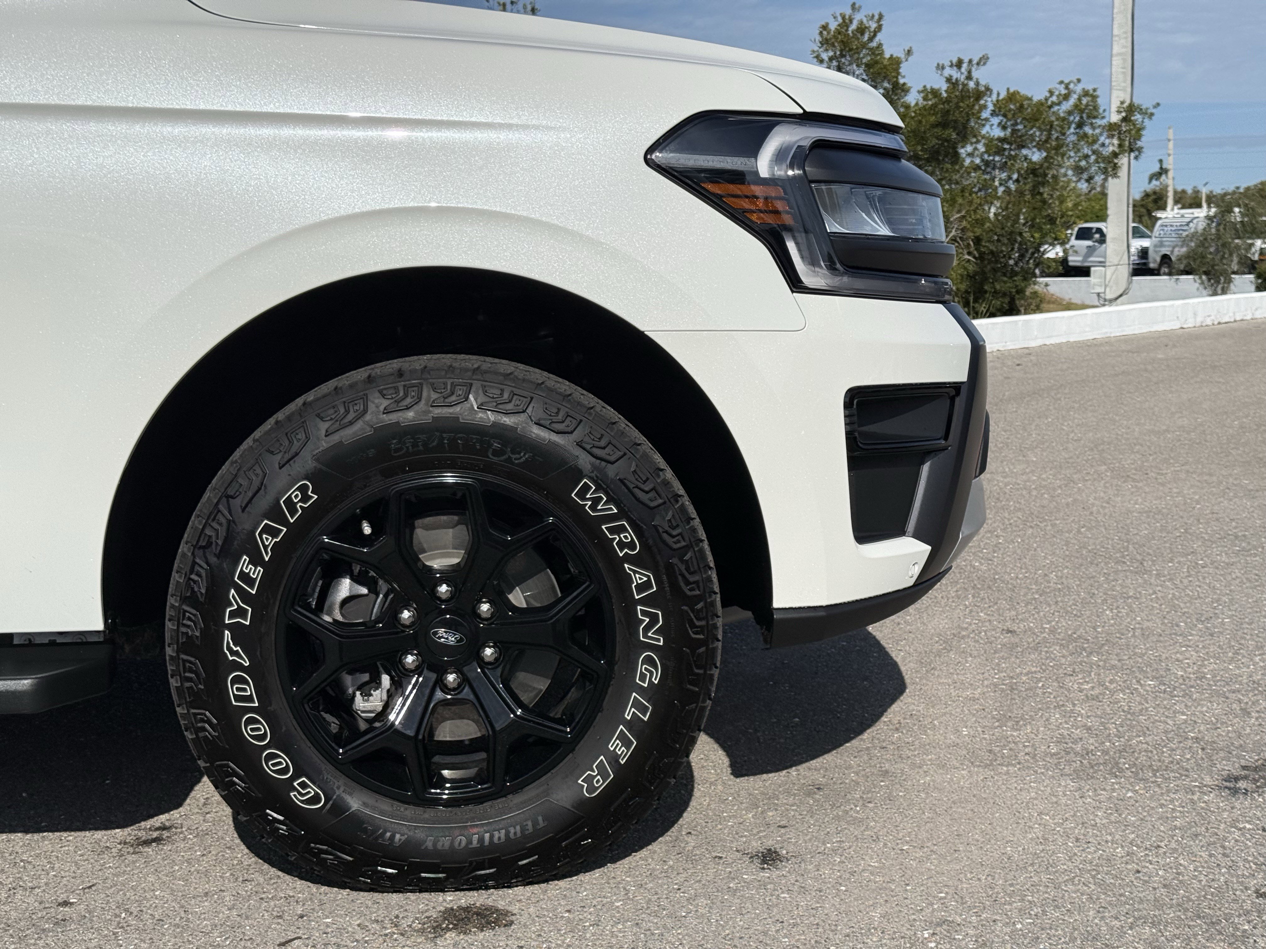 Certified 2024 Ford Expedition Timberline image 11
