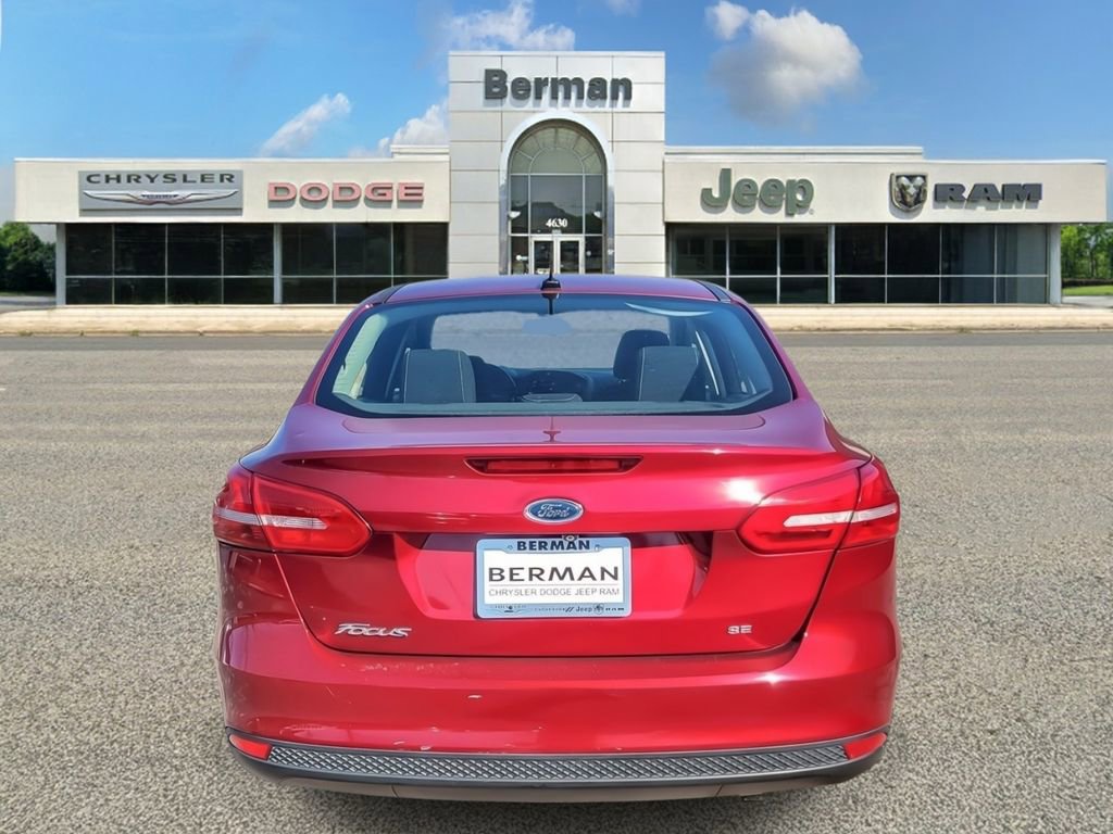 Used 2015 Ford Focus SE image 6
