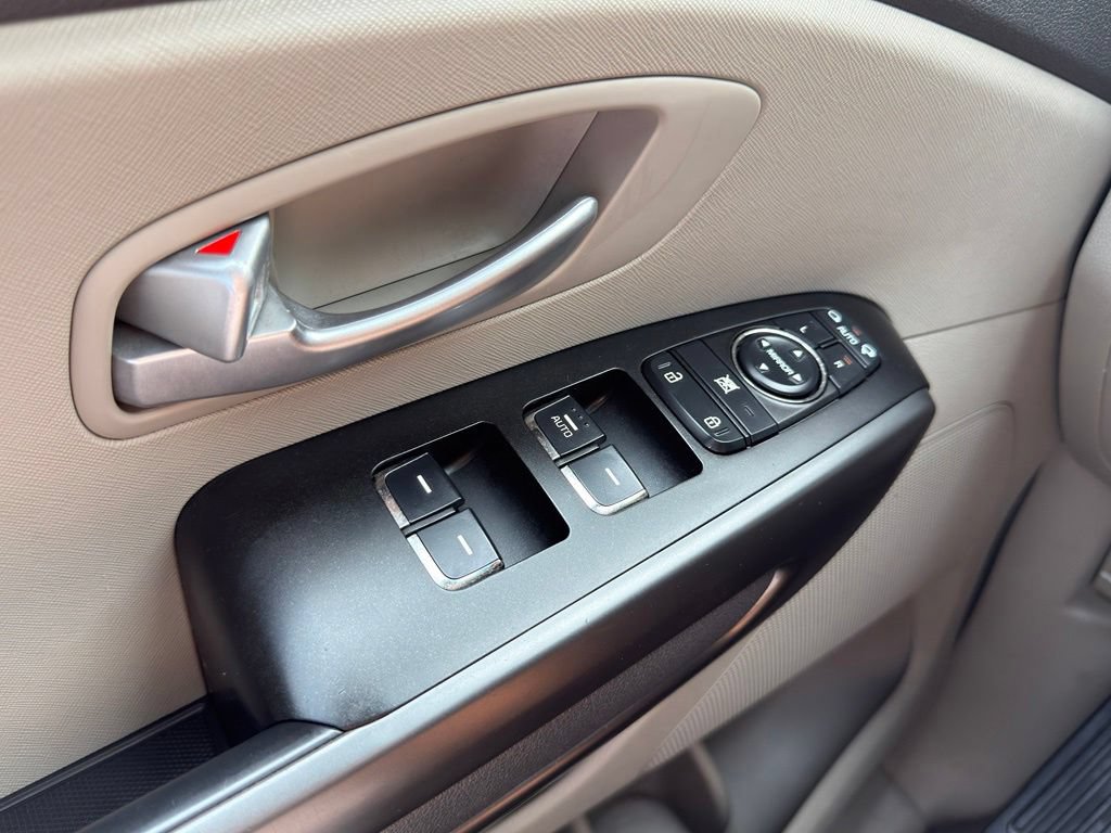 Used 2016 Kia Sedona LX w/ LX Convenience Package FWD image 19