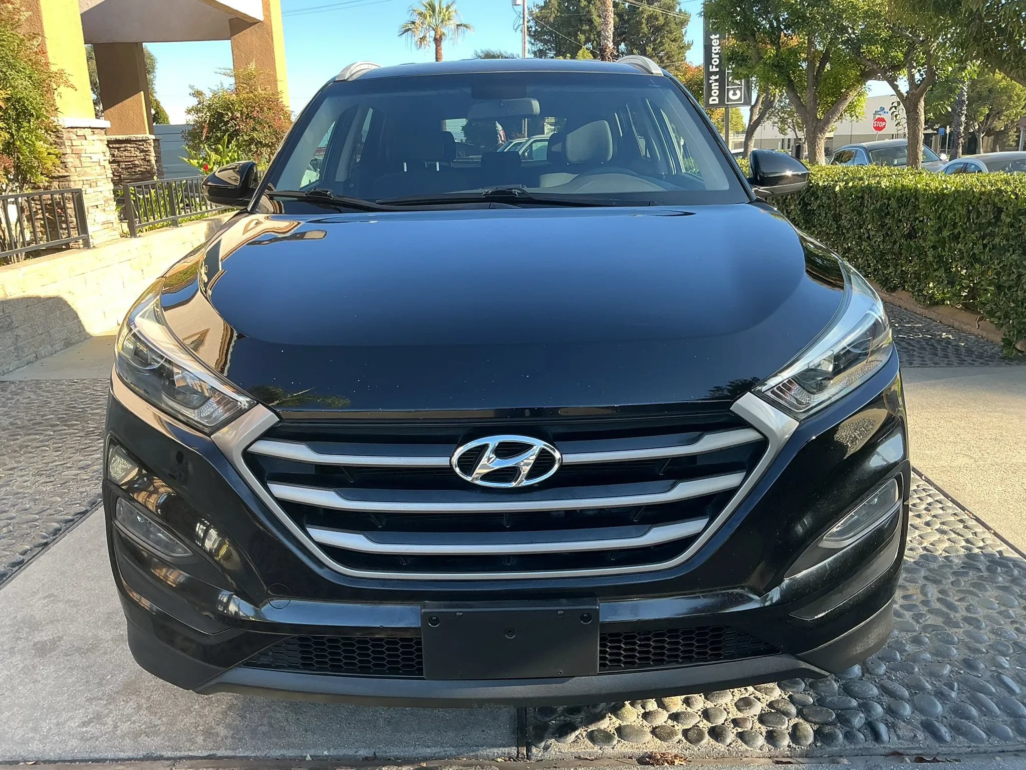 Used 2016 Hyundai Tucson SE w/ Option Group 02 FWD image 2