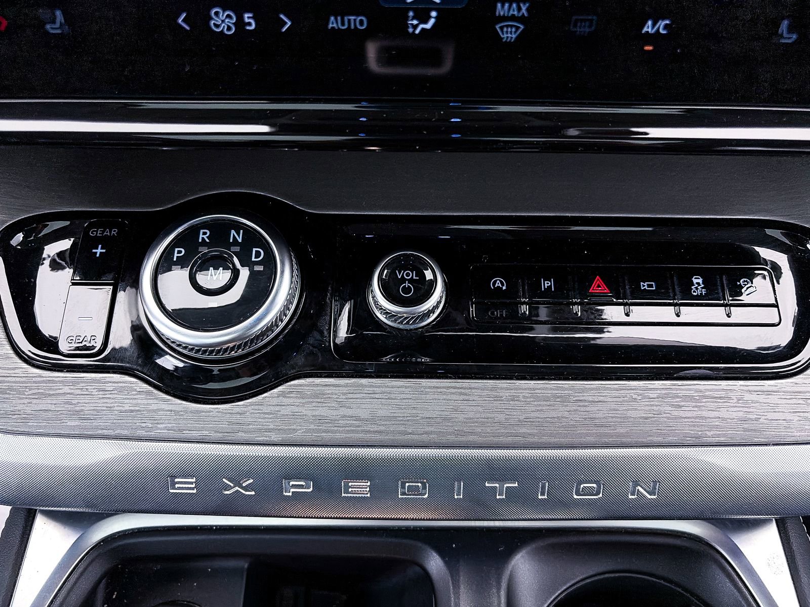 Used 2025 Ford Expedition Max Platinum image 38