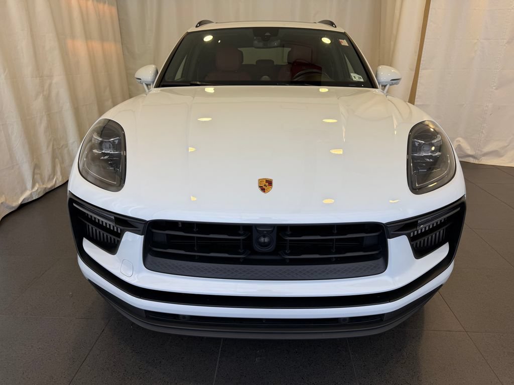 Certified 2024 Porsche Macan S AWD/4WD image 6