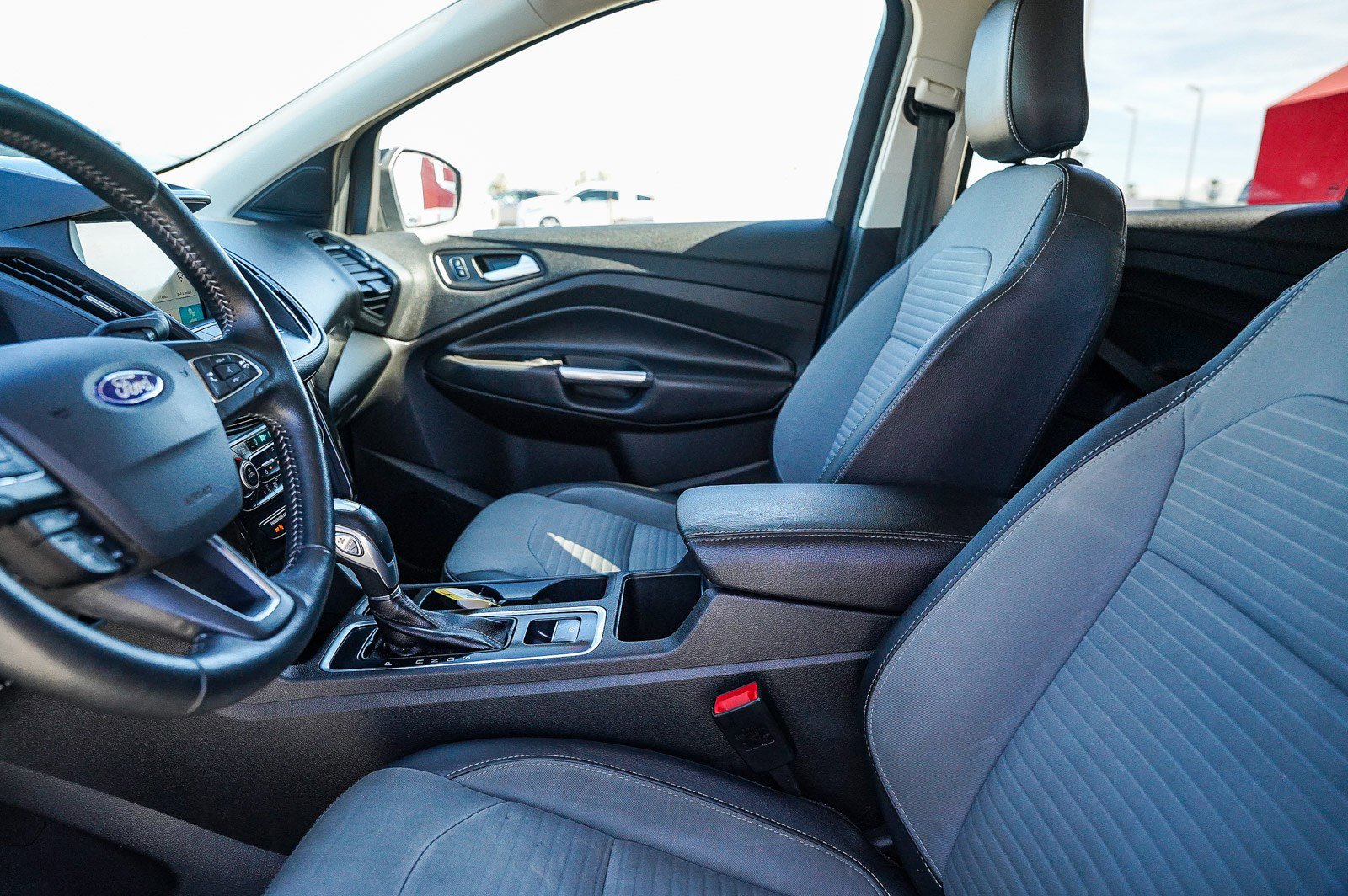 Used 2019 Ford Escape SE image 18