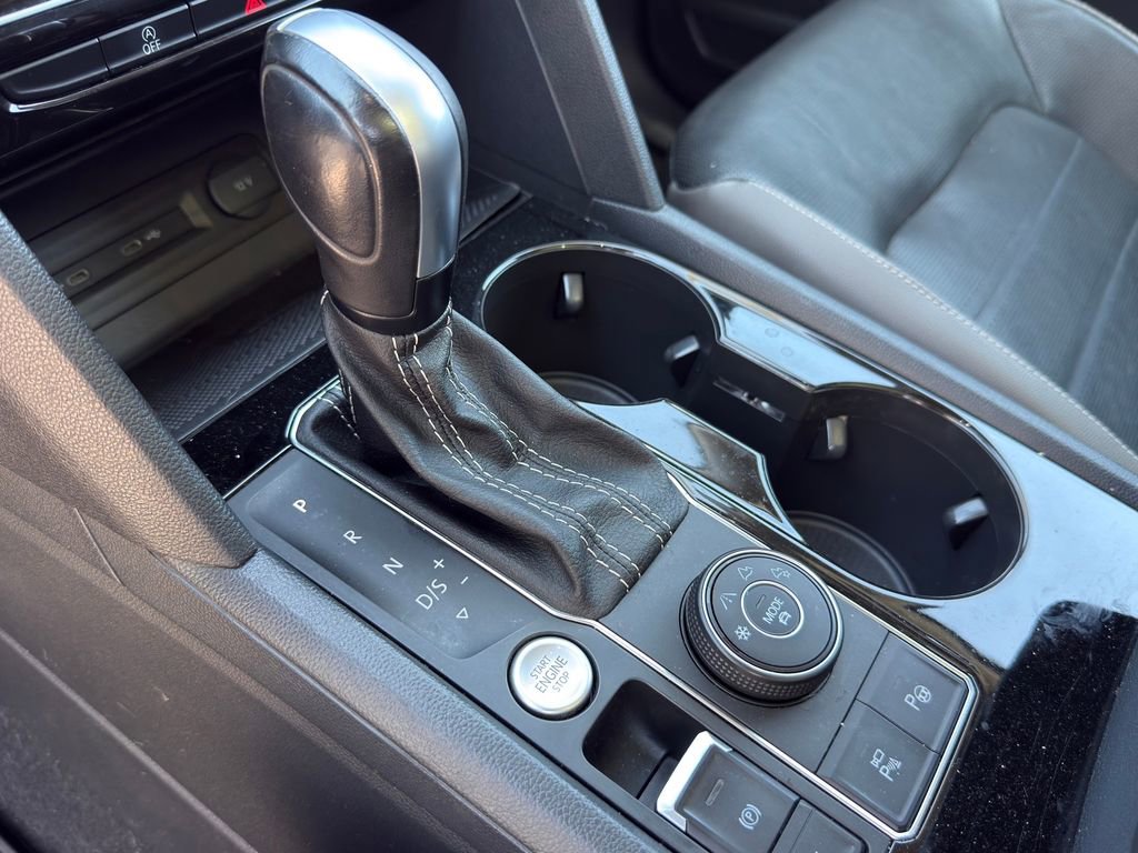 Used 2022 Volkswagen Atlas SEL Premium image 12