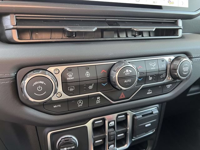 New 2026 Jeep Gladiator Sport AWD/4WD image 19