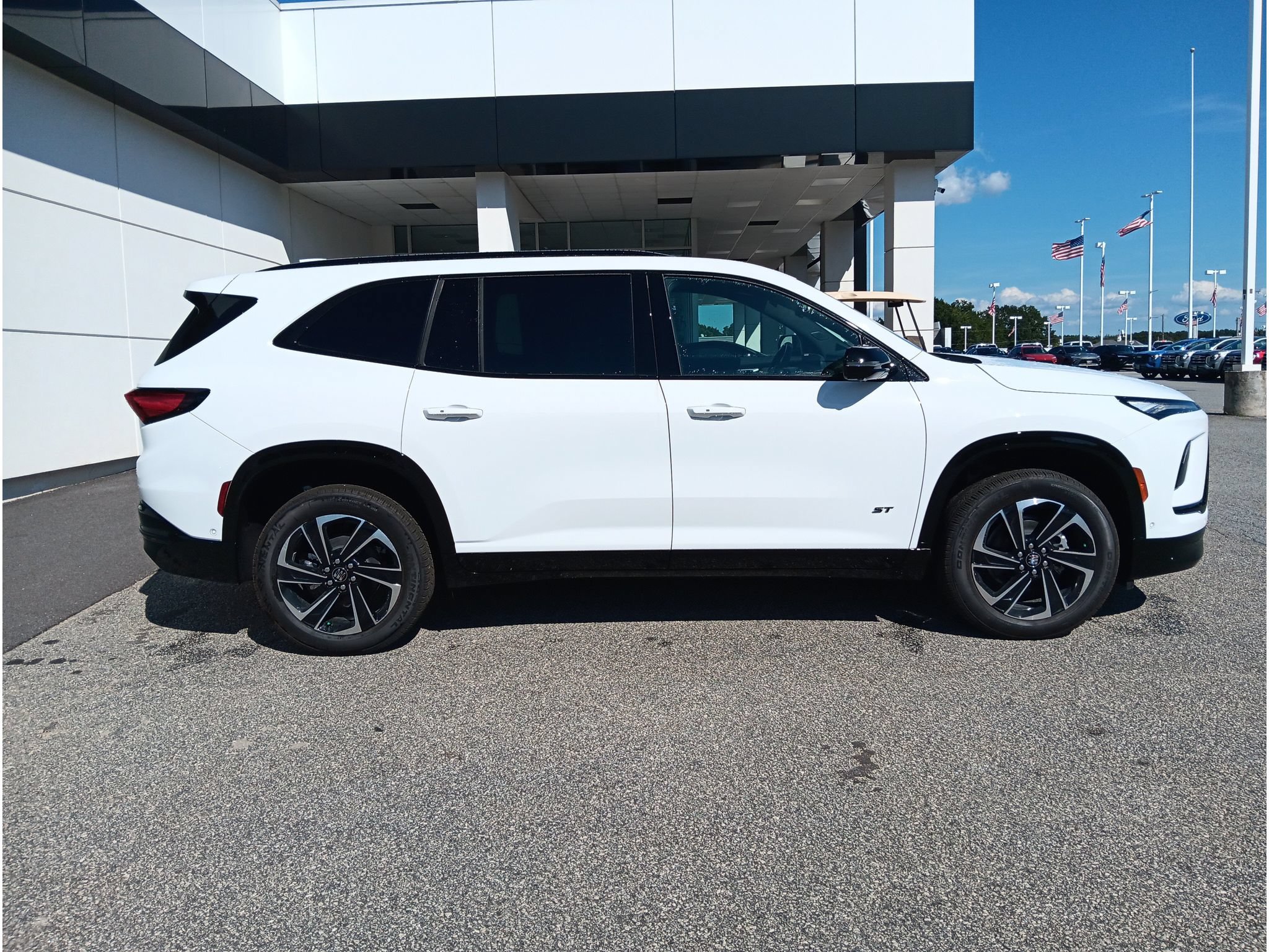 New 2027 Buick Enclave Sport Touring w/ Super Cruise Package AWD/4WD image 5