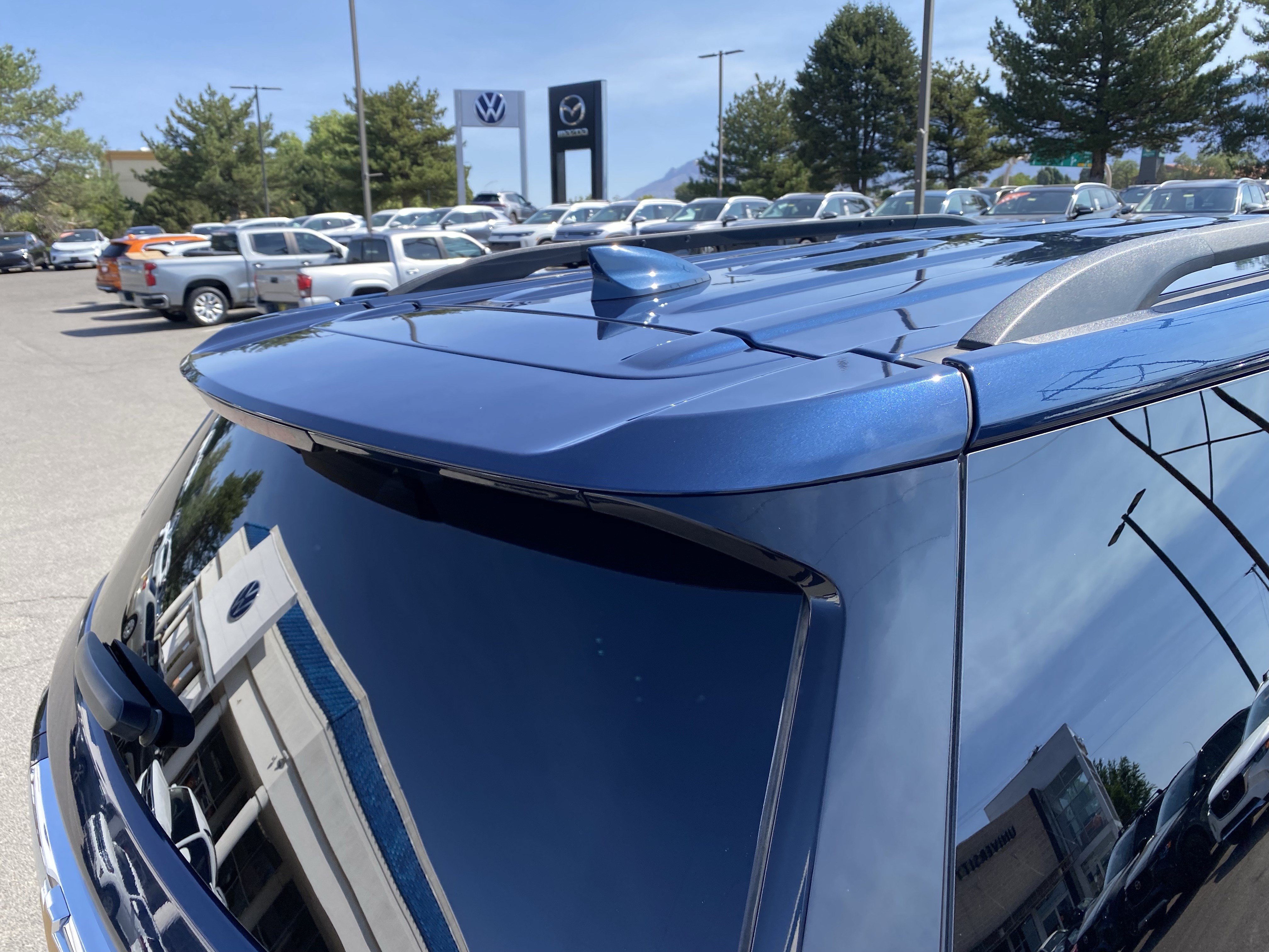 Used 2022 Chevrolet Traverse LT FWD image 25