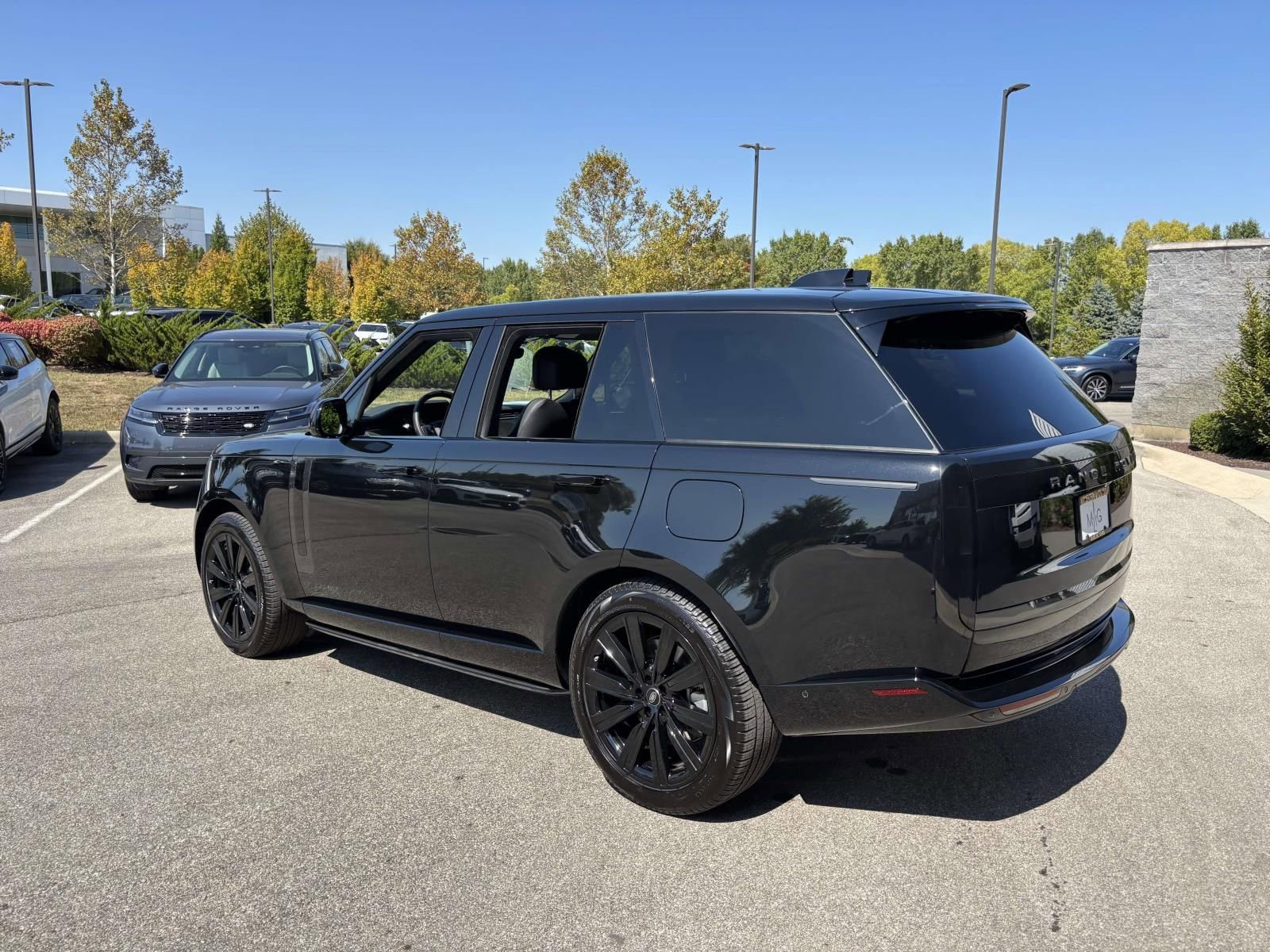 New 2025 Land Rover Range Rover SE image 7