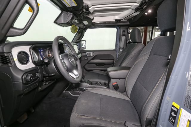 Used 2026 Jeep Wrangler Unlimited Sahara AWD/4WD image 37