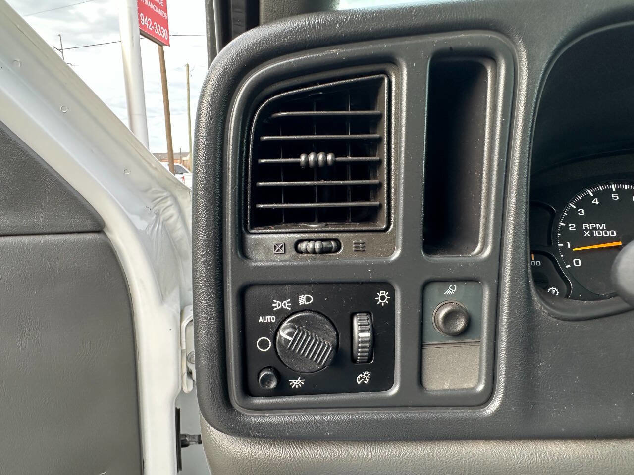 Used 2005 Chevrolet Silverado 3500 2WD Regular Cab image 14