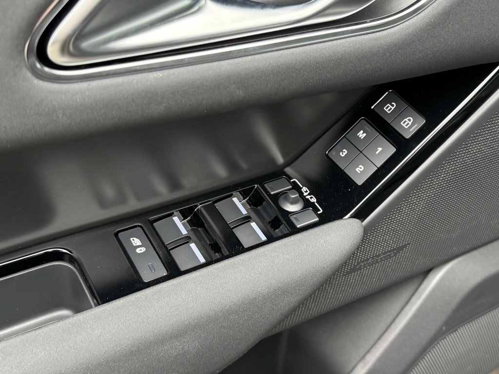New 2025 Land Rover Range Rover Velar Dynamic SE image 15