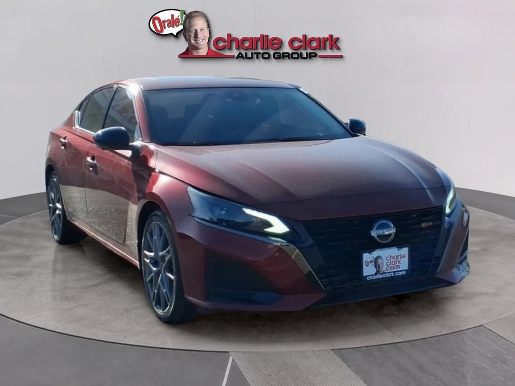 Used 2024 Nissan Altima 2.0 SR FWD image 7
