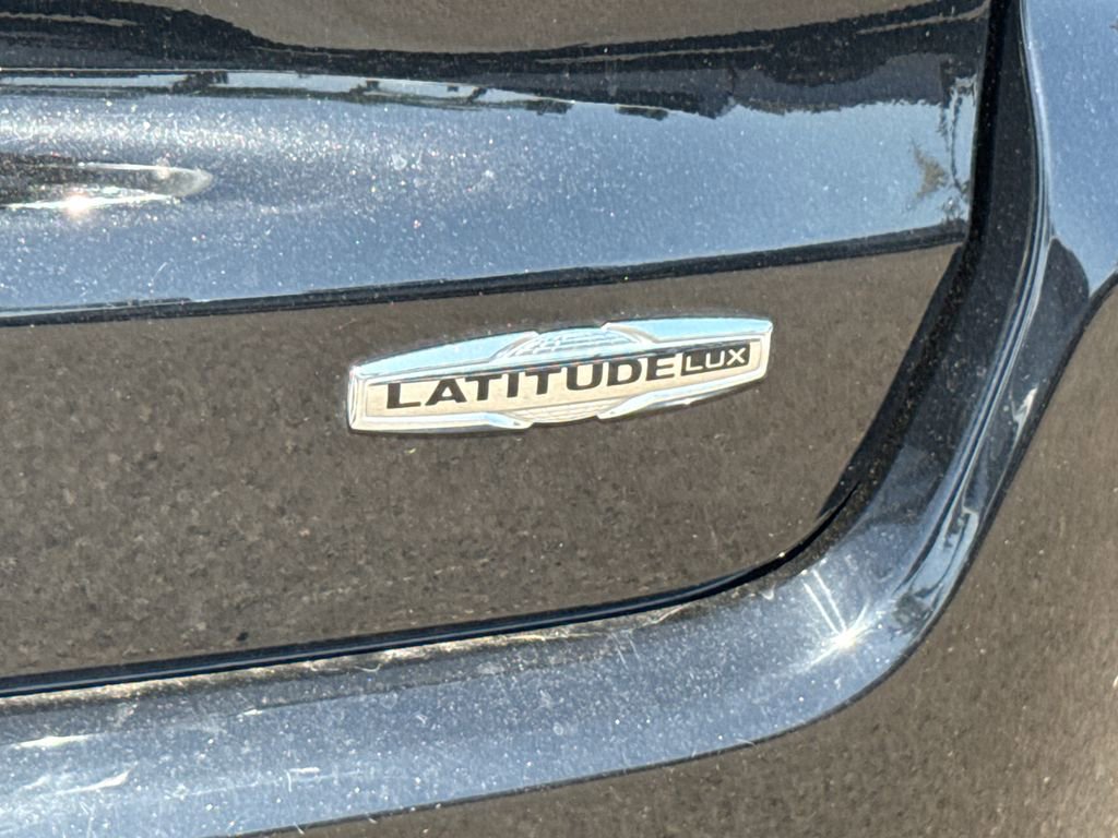 Certified 2022 Jeep Compass Latitude image 11