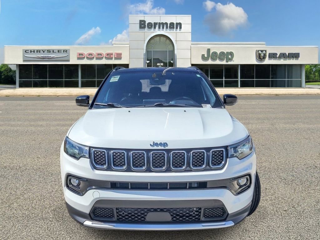 Used 2023 Jeep Compass Limited image 5