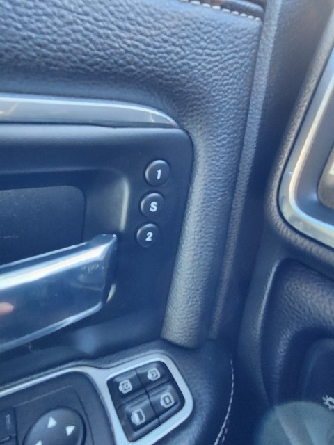 Used 2023 RAM 2500 Laramie AWD/4WD image 32